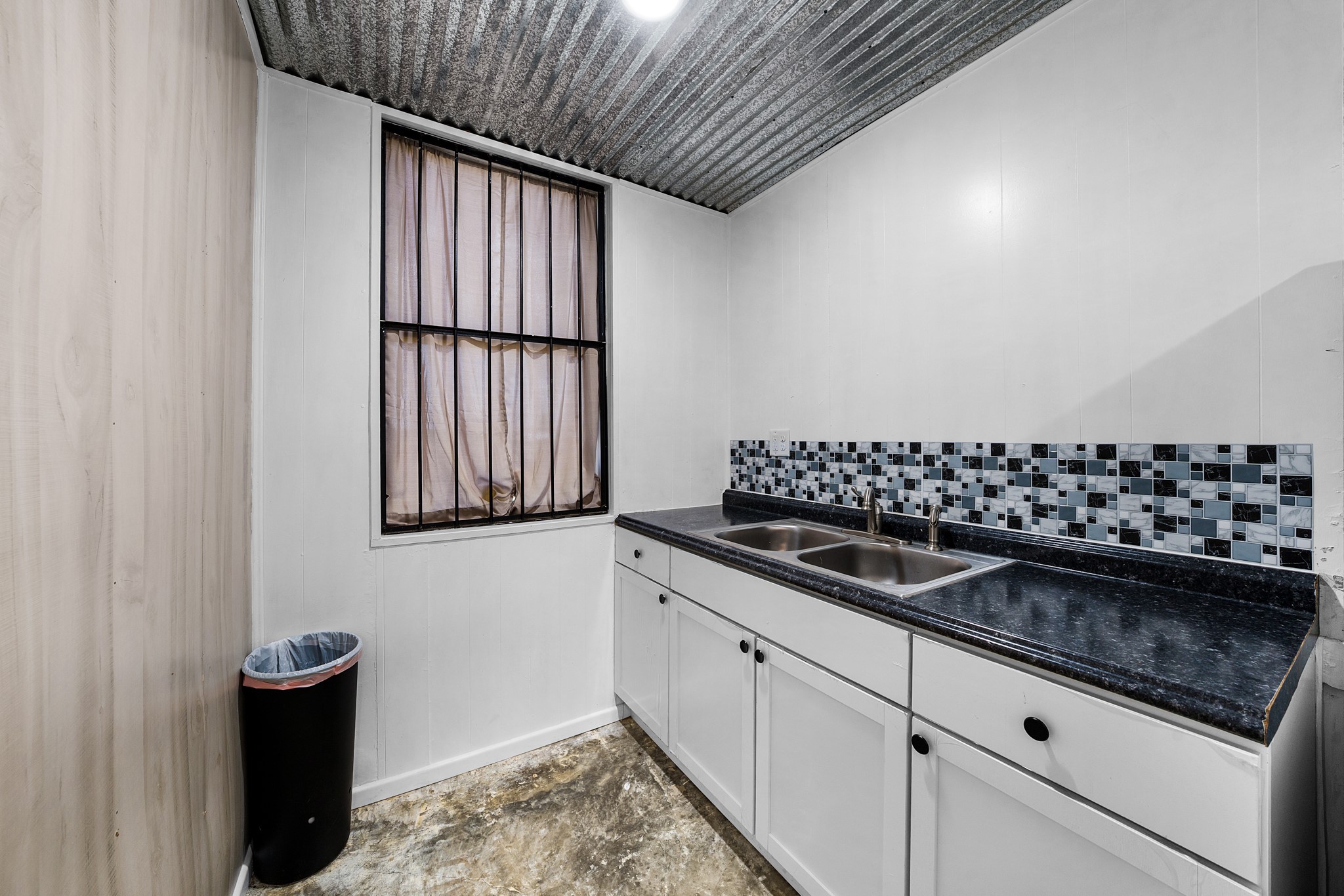 8050 W Interstate Highway 30