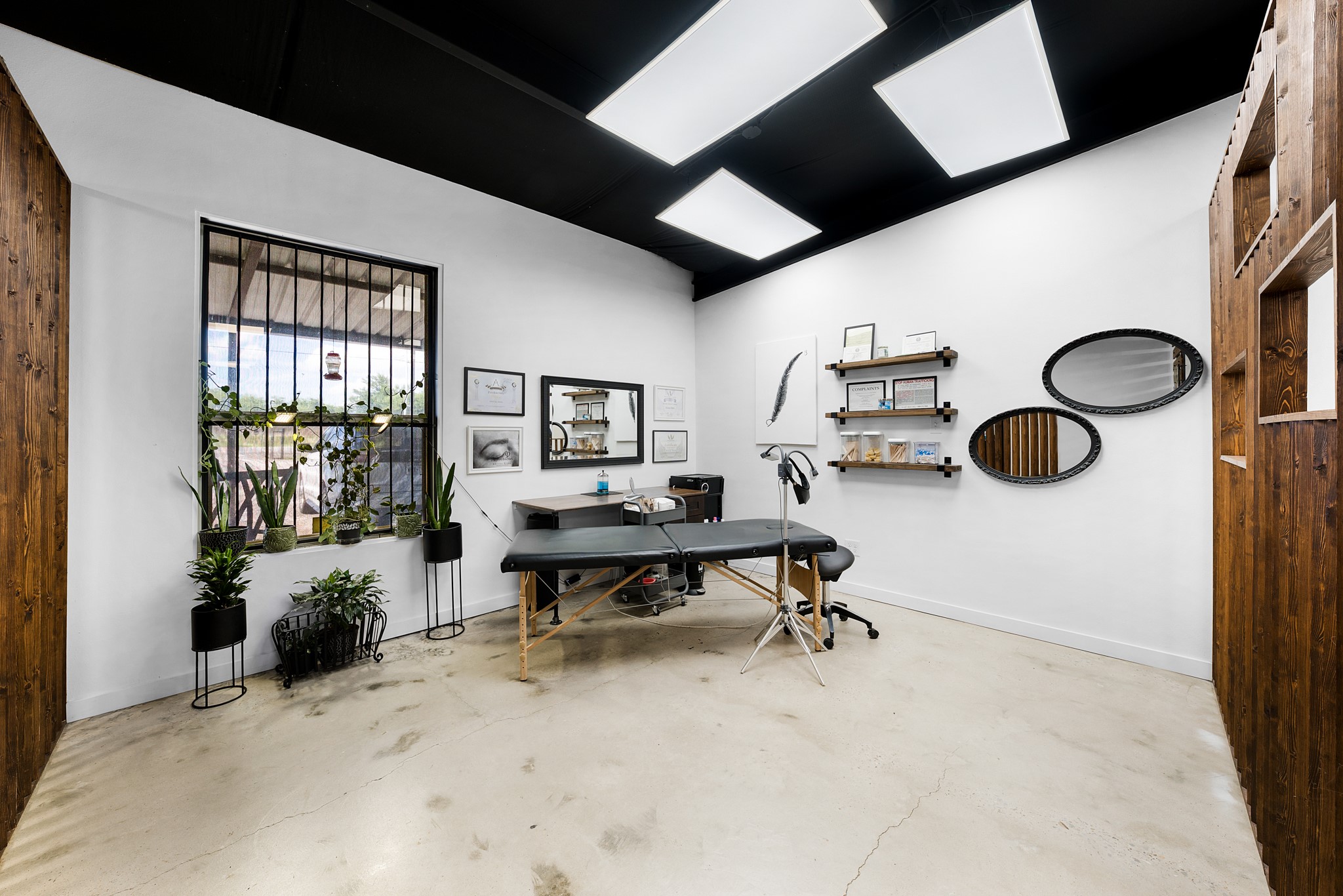 8050 W Interstate Highway 30