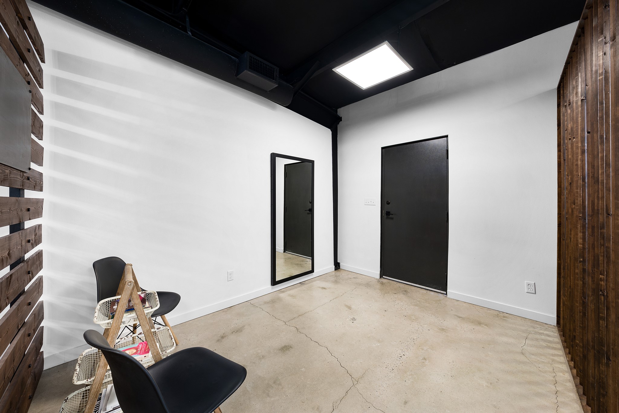 8050 W Interstate Highway 30