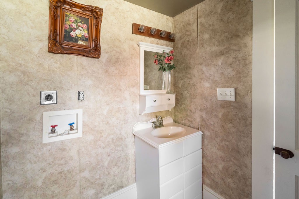 12886 Texas Highway 19 N