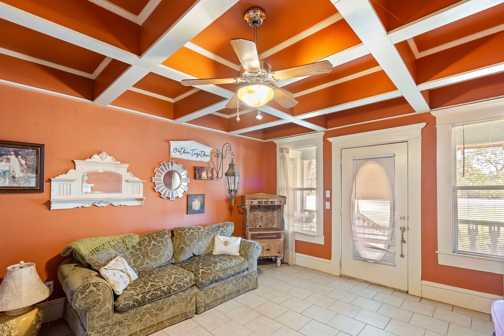 12886 Texas Highway 19 N