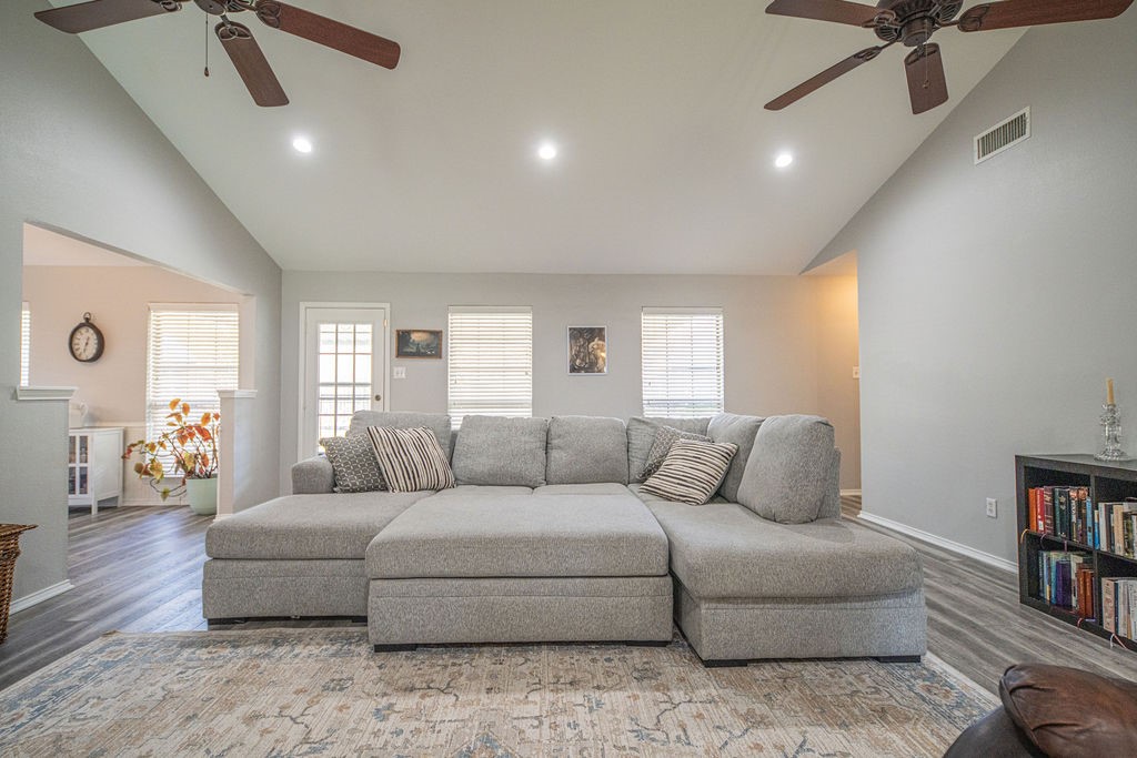 328 Hollie Circle