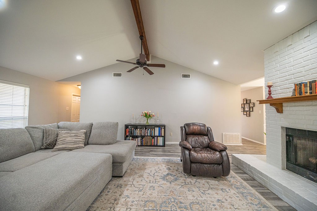 328 Hollie Circle