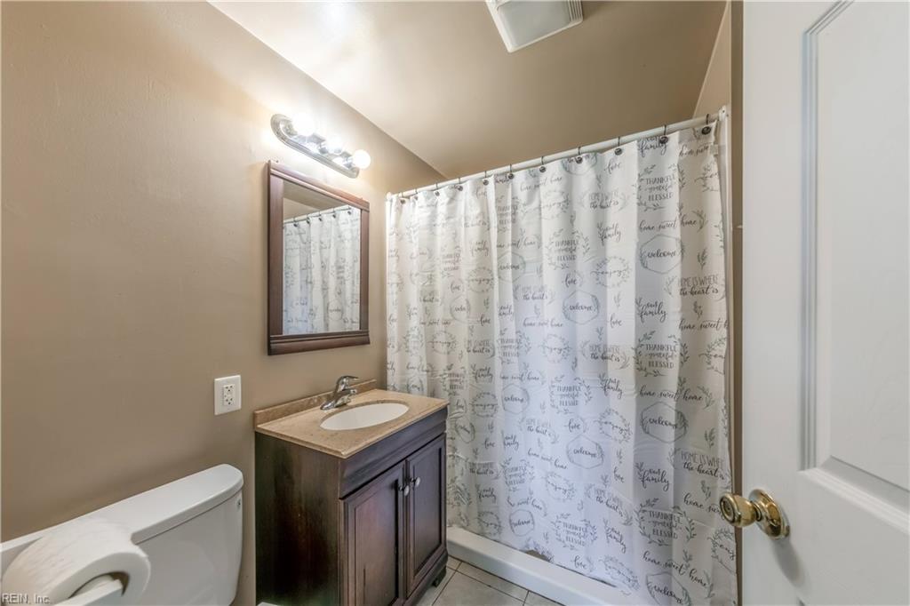 1429 Seward DR