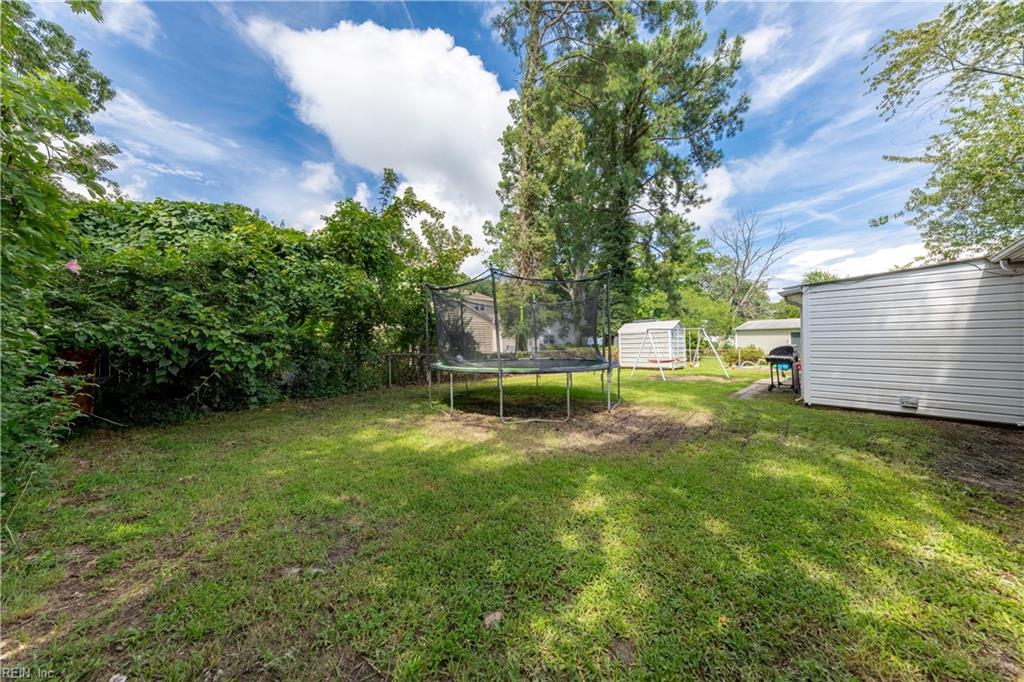 1429 Seward DR