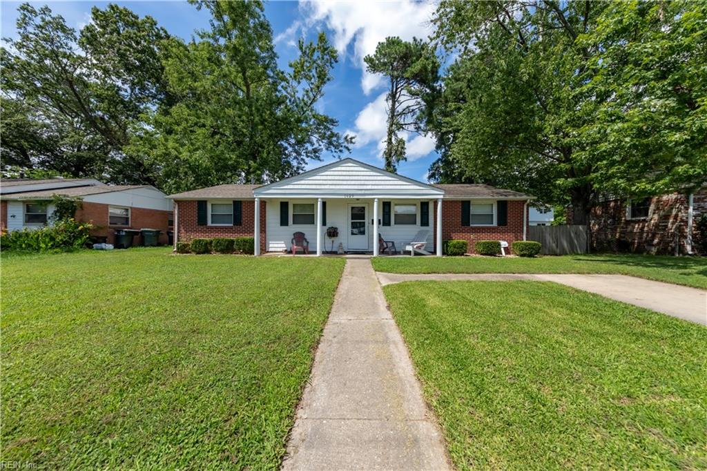 1429 Seward DR
