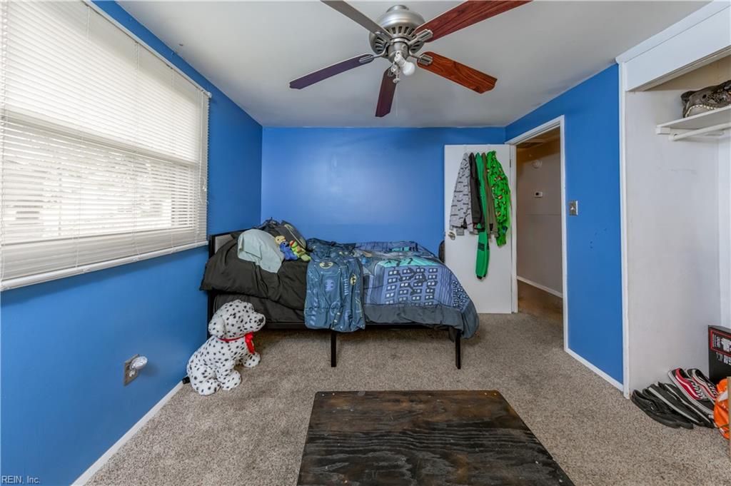 1429 Seward DR