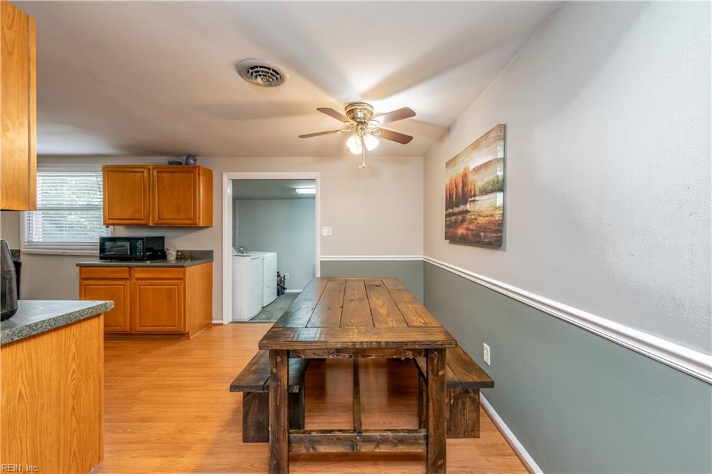 1429 Seward DR