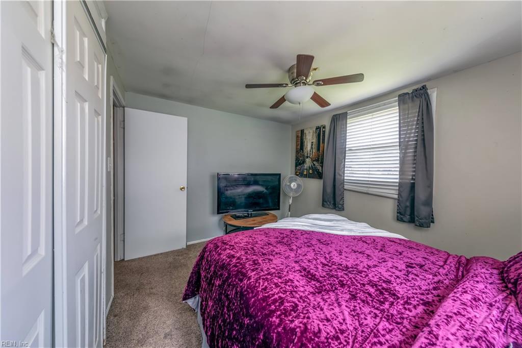 1429 Seward DR