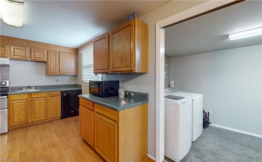 1429 Seward DR