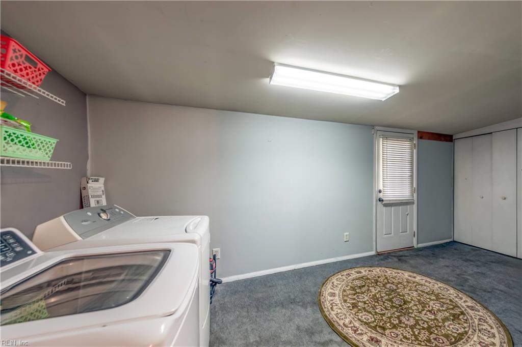 1429 Seward DR