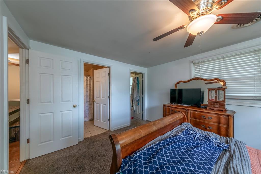 1429 Seward DR