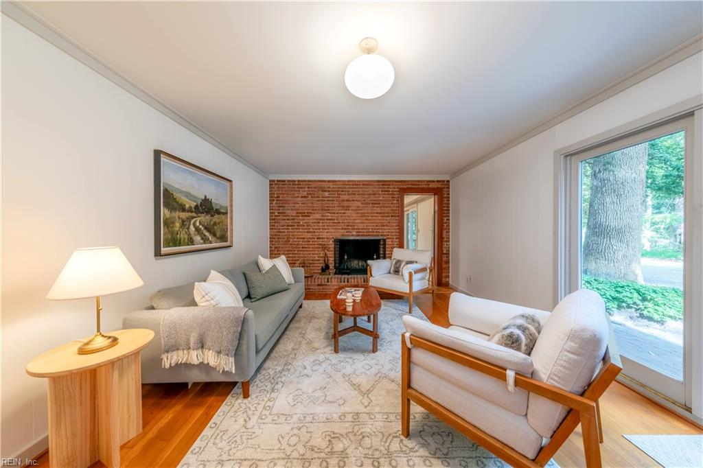 206 Kingswood DR