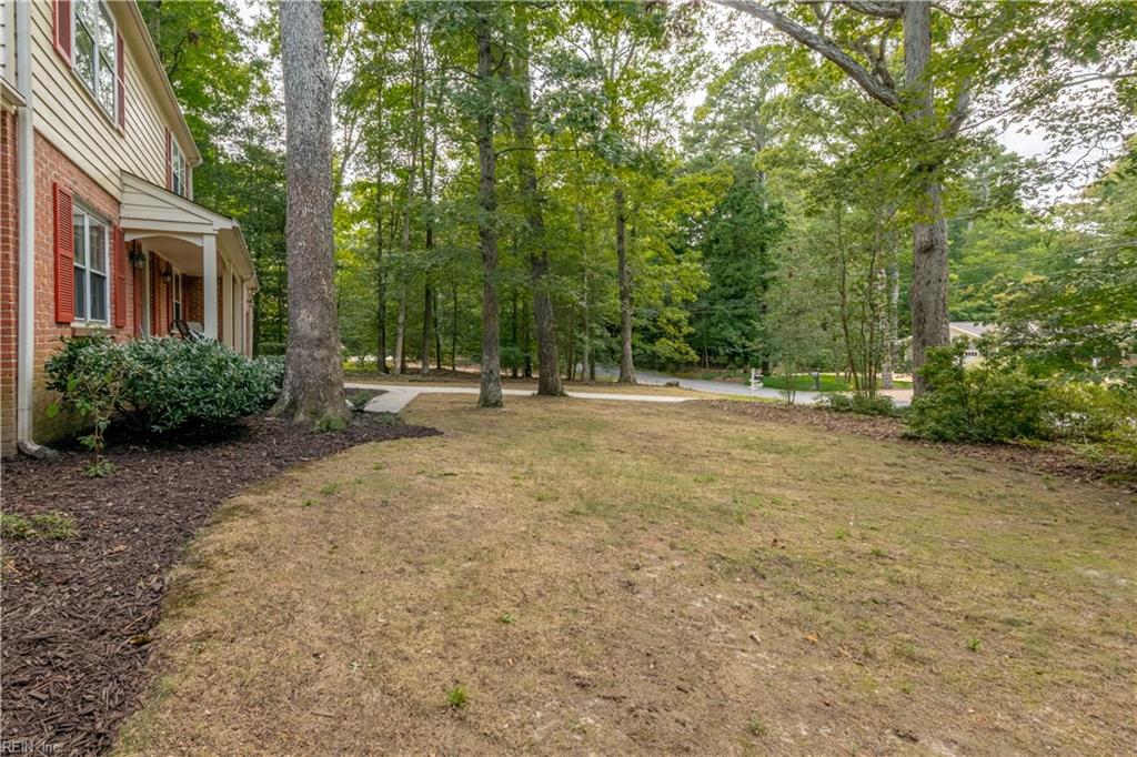 206 Kingswood DR