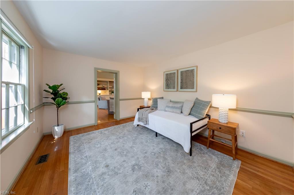 206 Kingswood DR