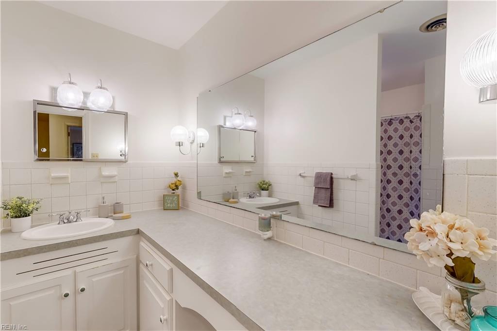 206 Kingswood DR