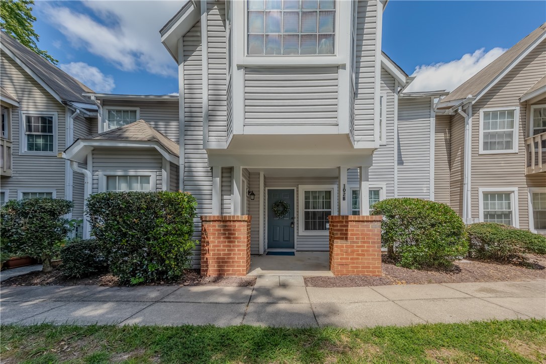 102 Stratford Dr Unit#B