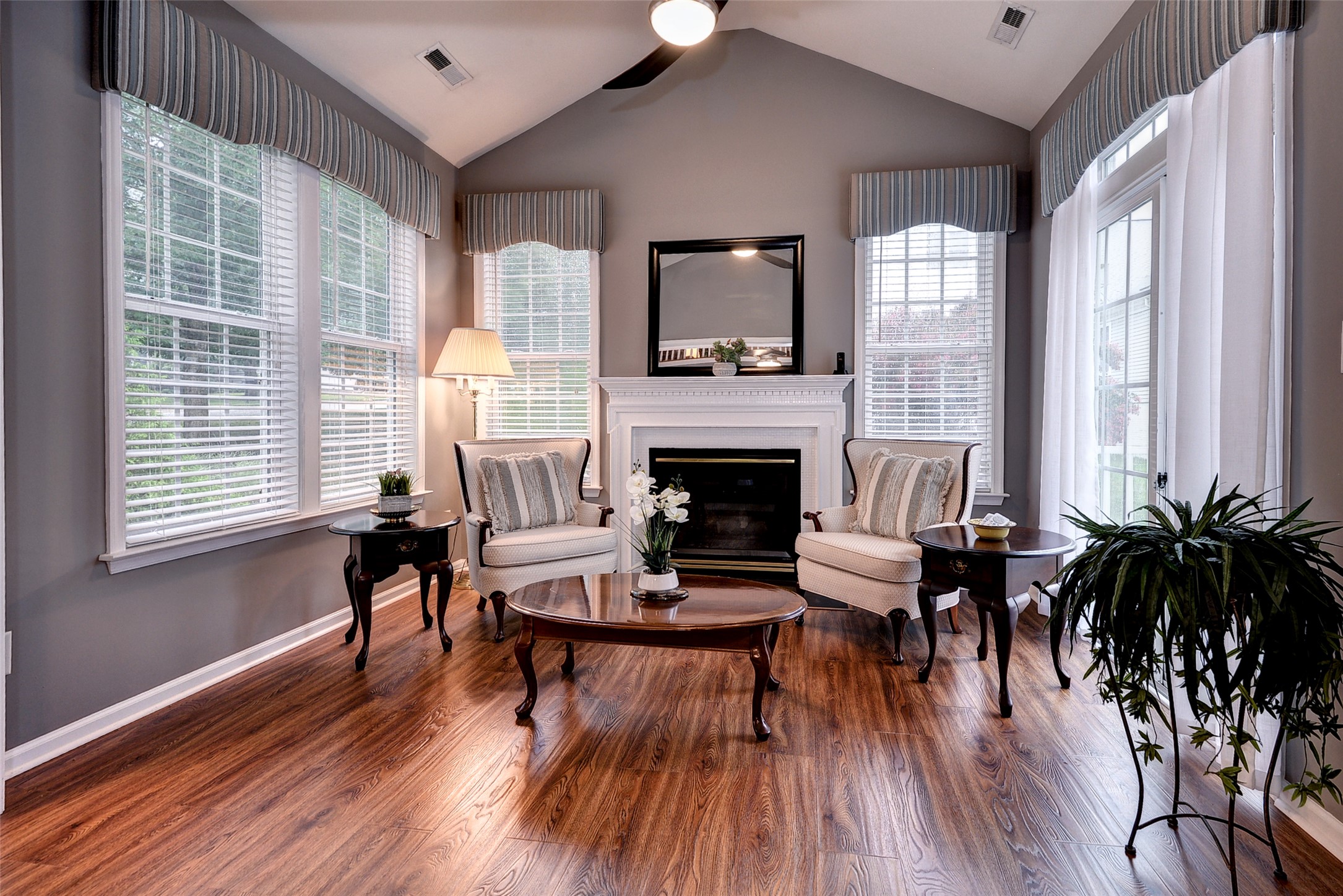 4301 Sprucemont