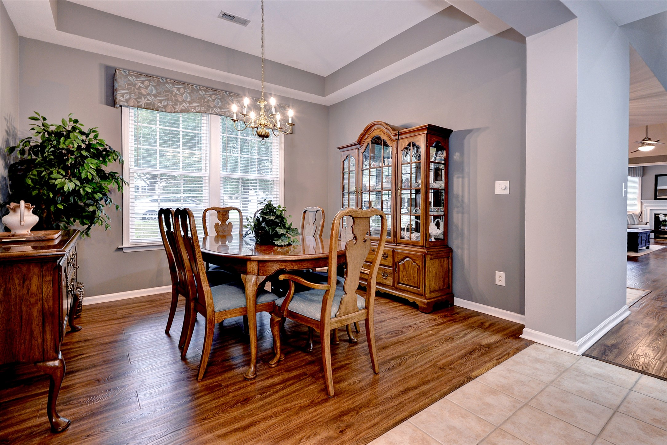 4301 Sprucemont