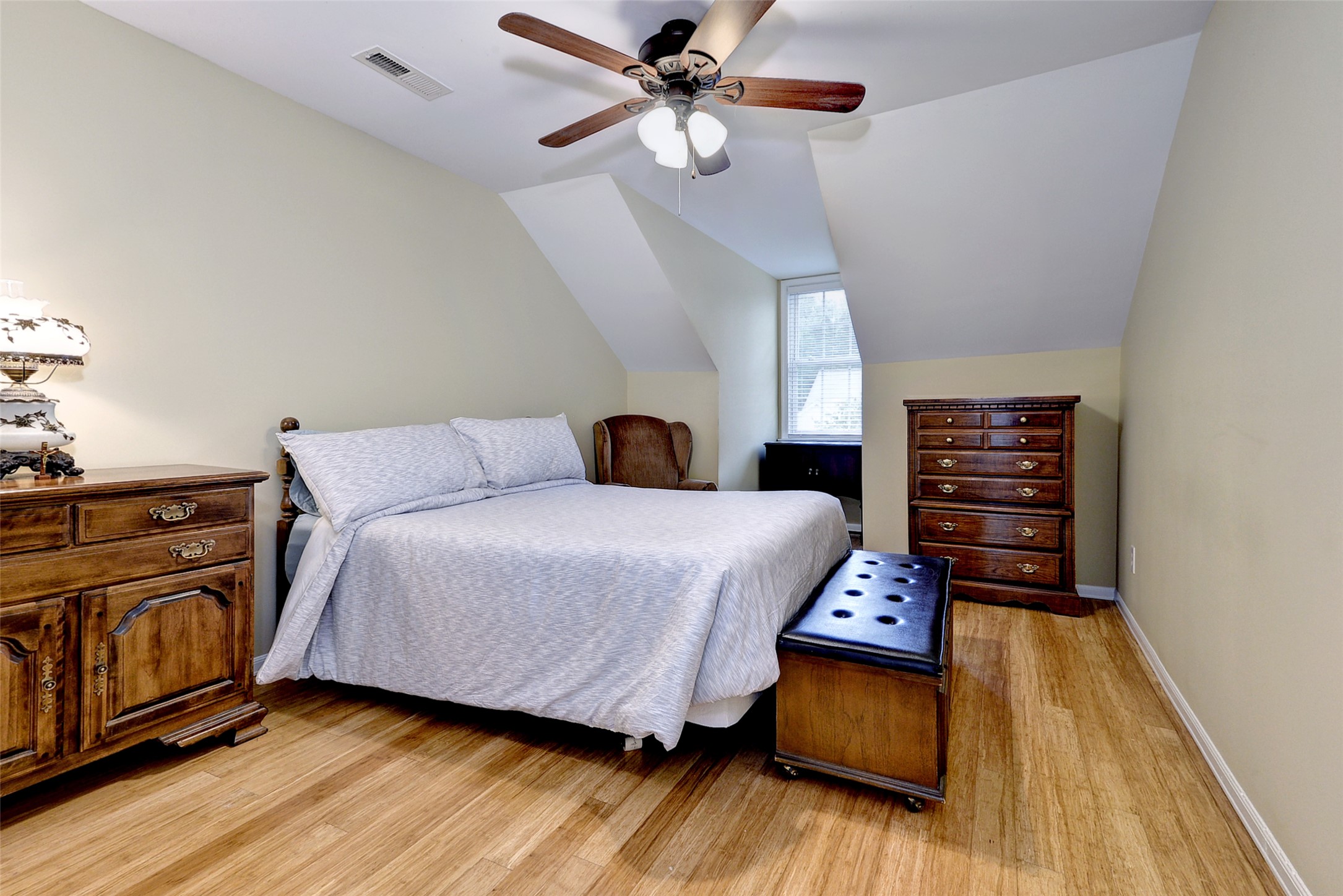 4301 Sprucemont