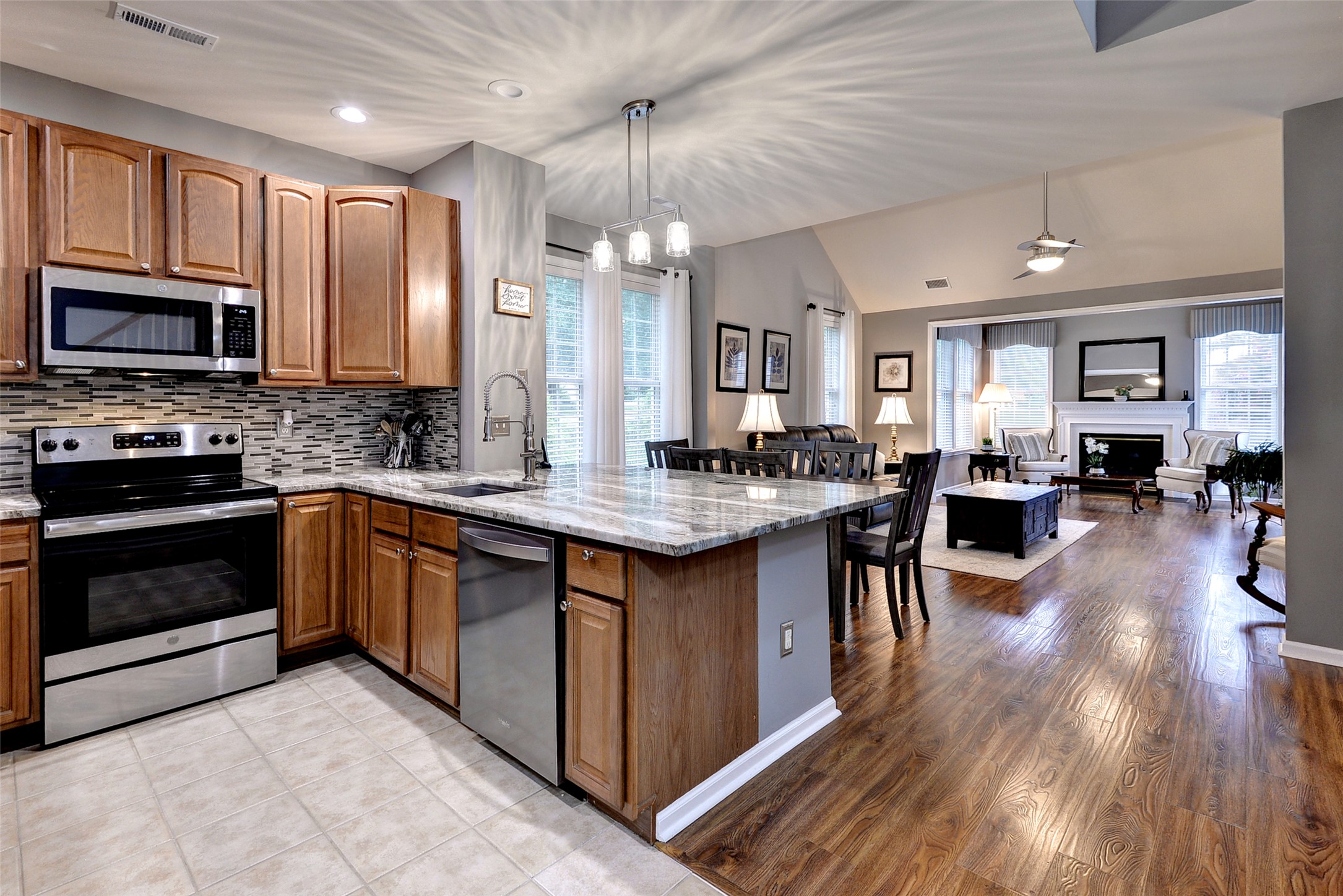 4301 Sprucemont