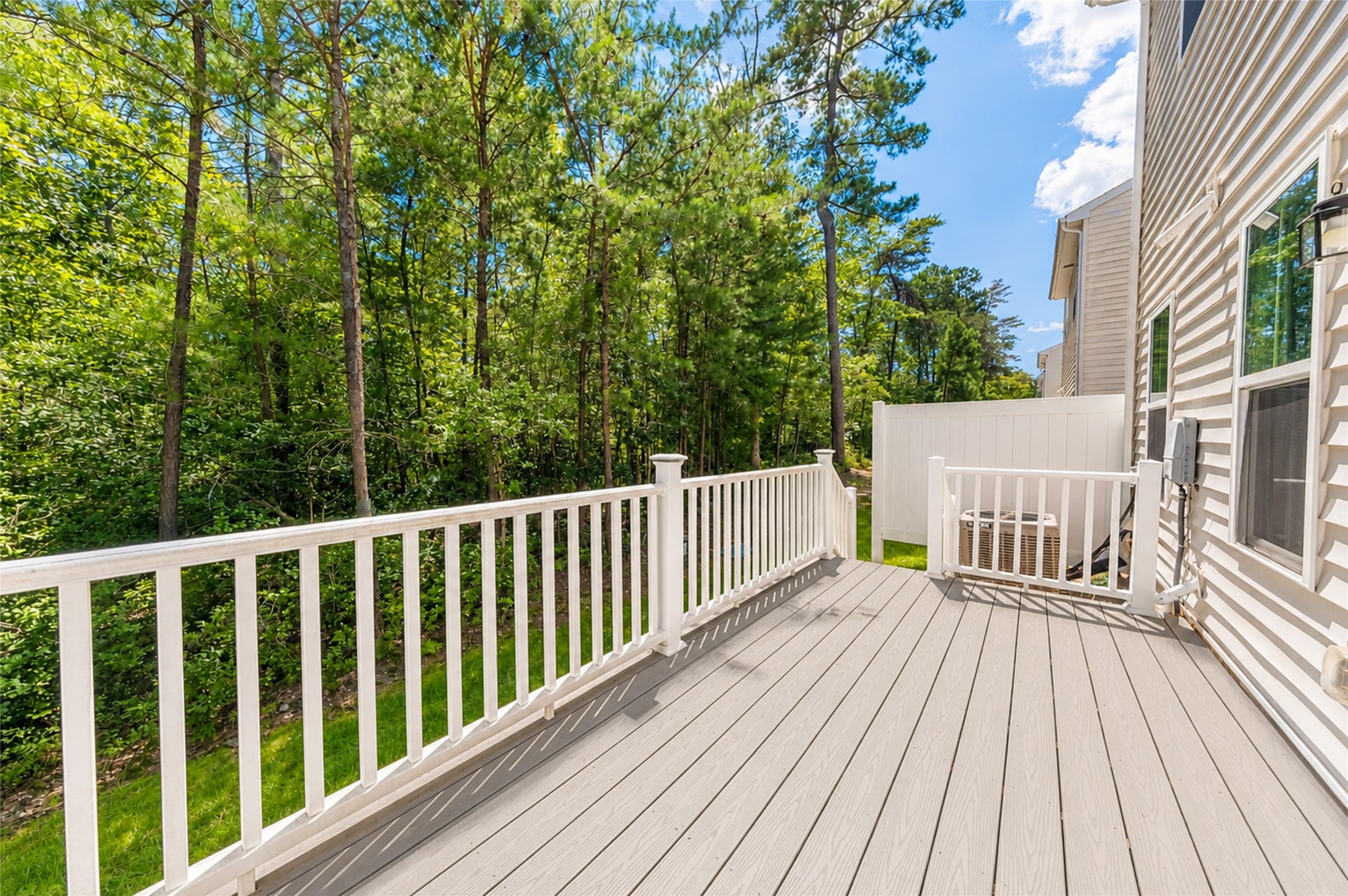 121 Capeside Ct