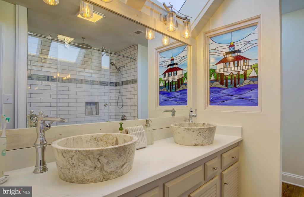 104 CAMBRIDGE LANDING 104A