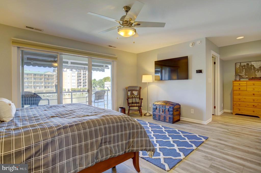 104 CAMBRIDGE LANDING 104A