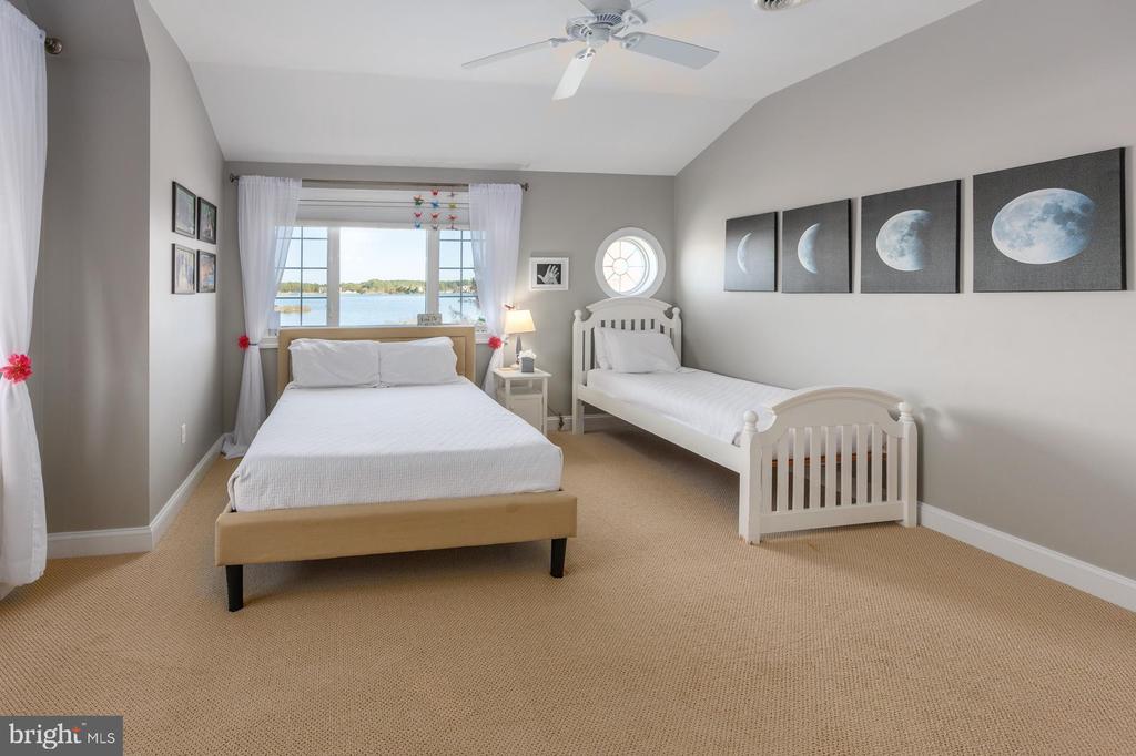 4903 MALLARD COVE