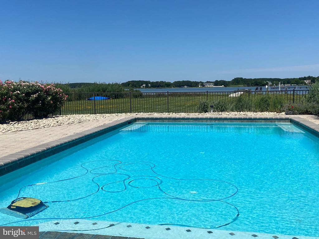 4903 MALLARD COVE