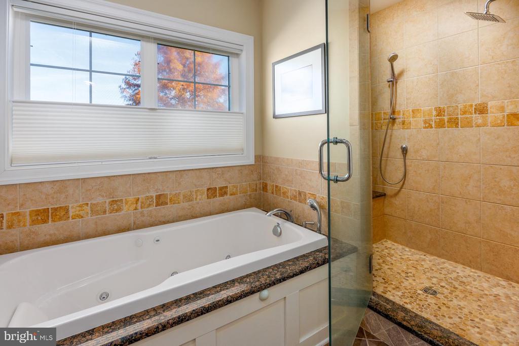 4903 MALLARD COVE