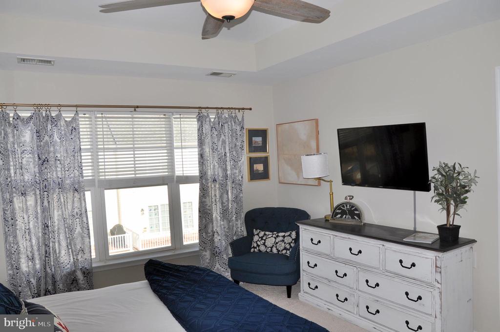 105 SAILORS LANE 105