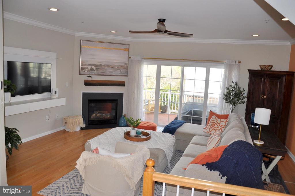 105 SAILORS LANE 105