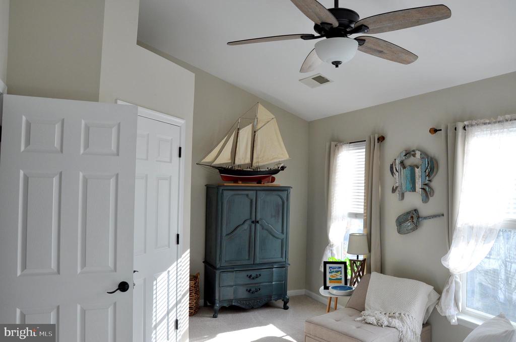 105 SAILORS LANE 105