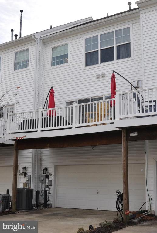 105 SAILORS LANE 105