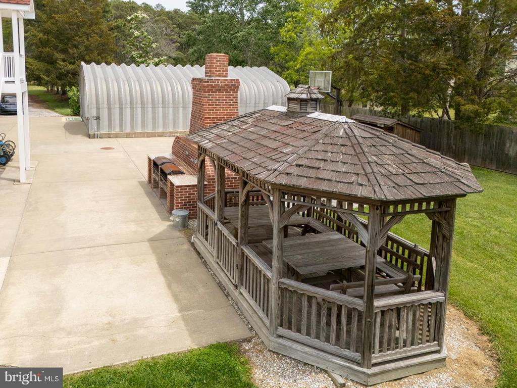 1313 BROADVIEW DRIVE