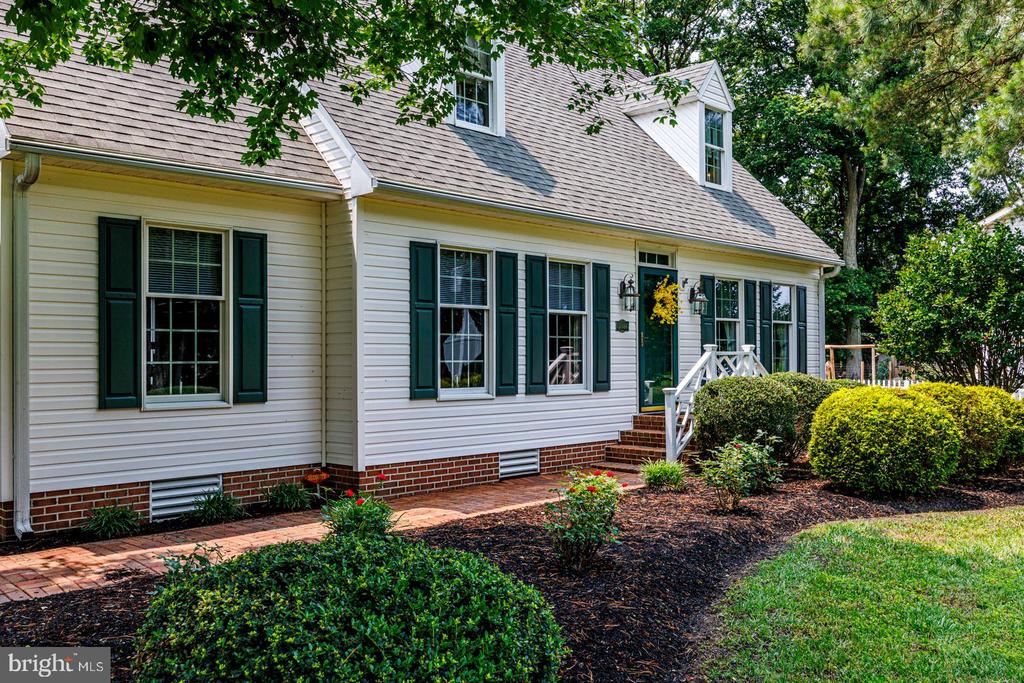 5644 CLIFTON WOODS DRIVE