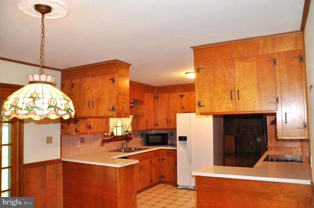 3202 HOLLY LANE