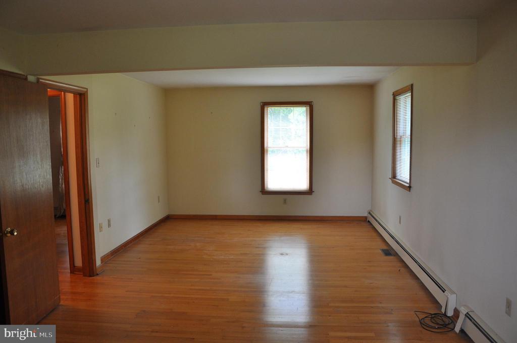3202 HOLLY LANE