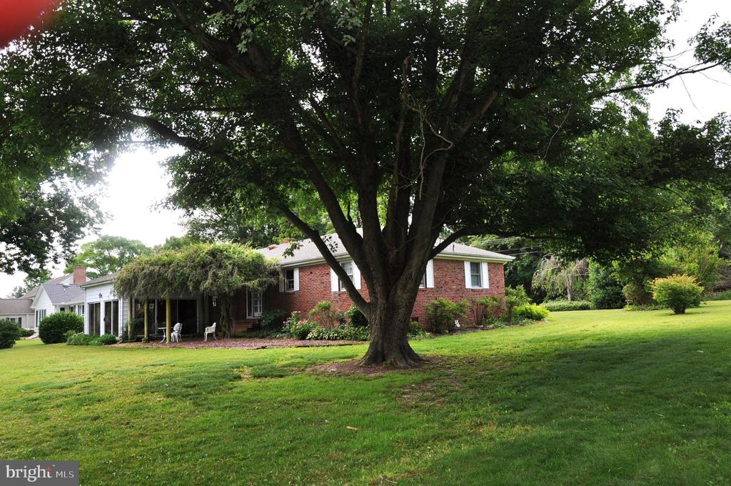 3202 HOLLY LANE