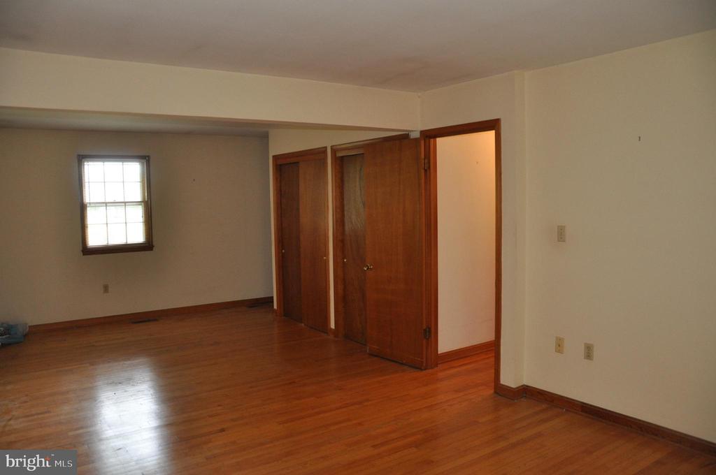 3202 HOLLY LANE