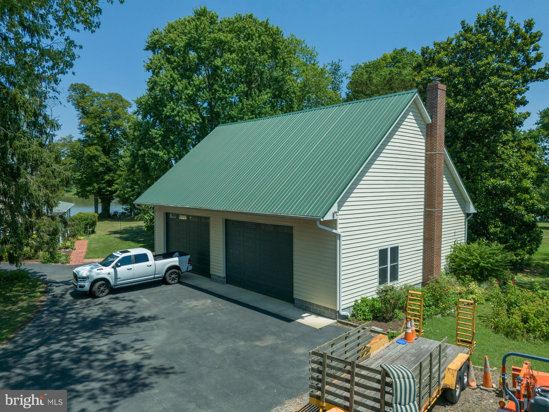 2208 HORNS POINT ROAD