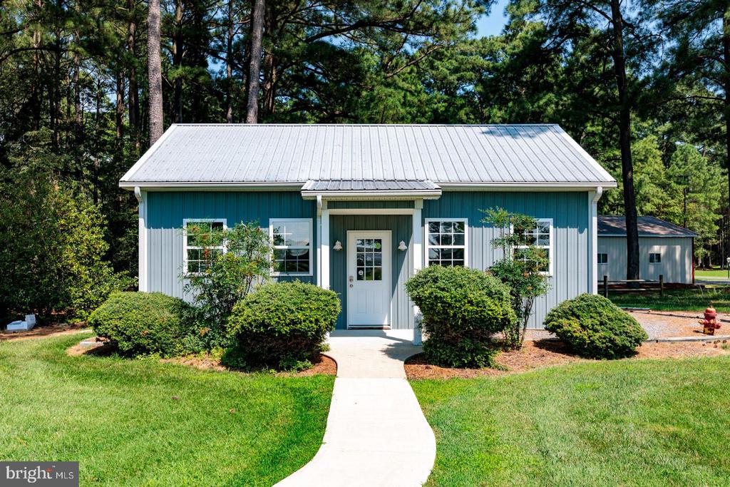 3113 BAY VIEW DRIVE