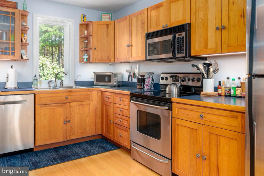 3113 BAY VIEW DRIVE