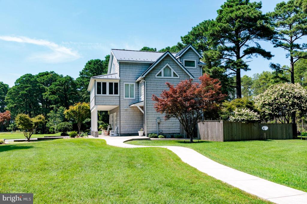 3113 BAY VIEW DRIVE