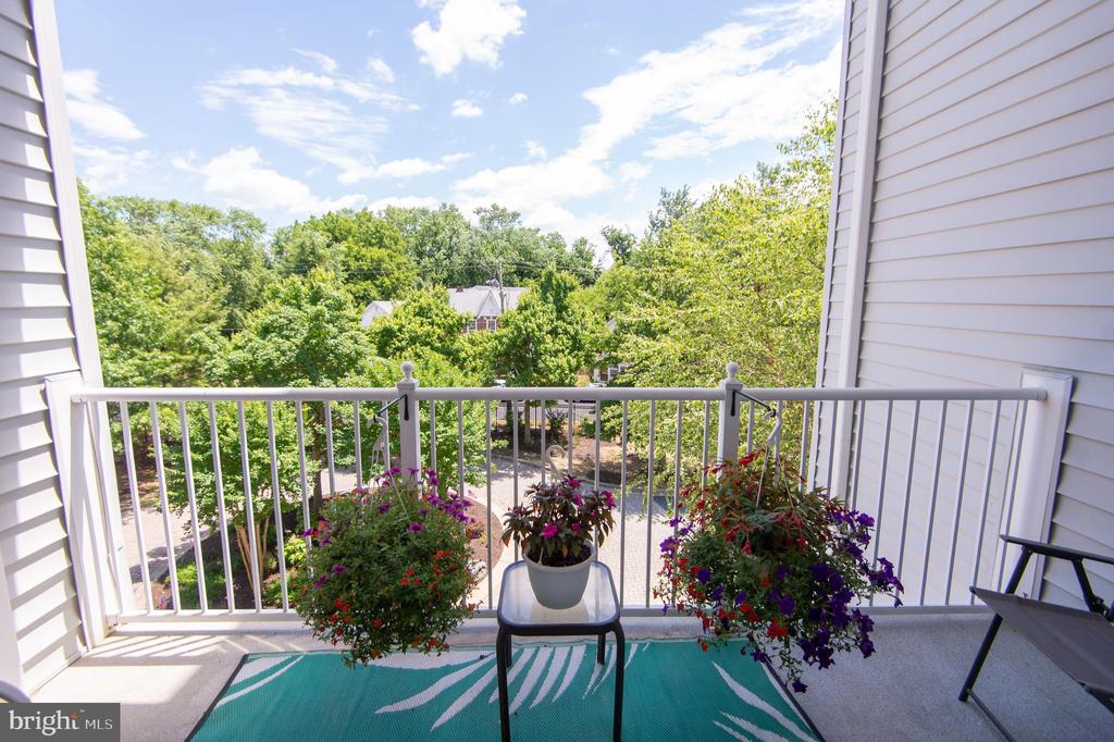 700 CATTAIL COVE Unit: 212