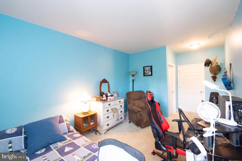 700 CATTAIL COVE Unit: 212