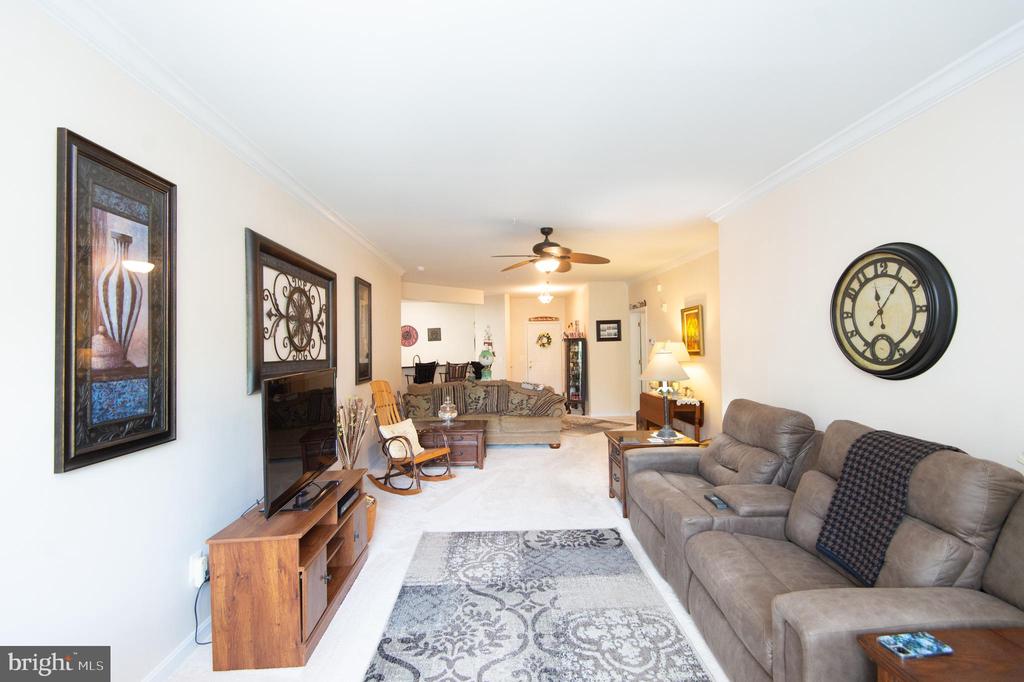 700 CATTAIL COVE Unit: 212