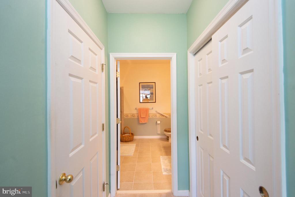 700 CATTAIL COVE Unit: 212