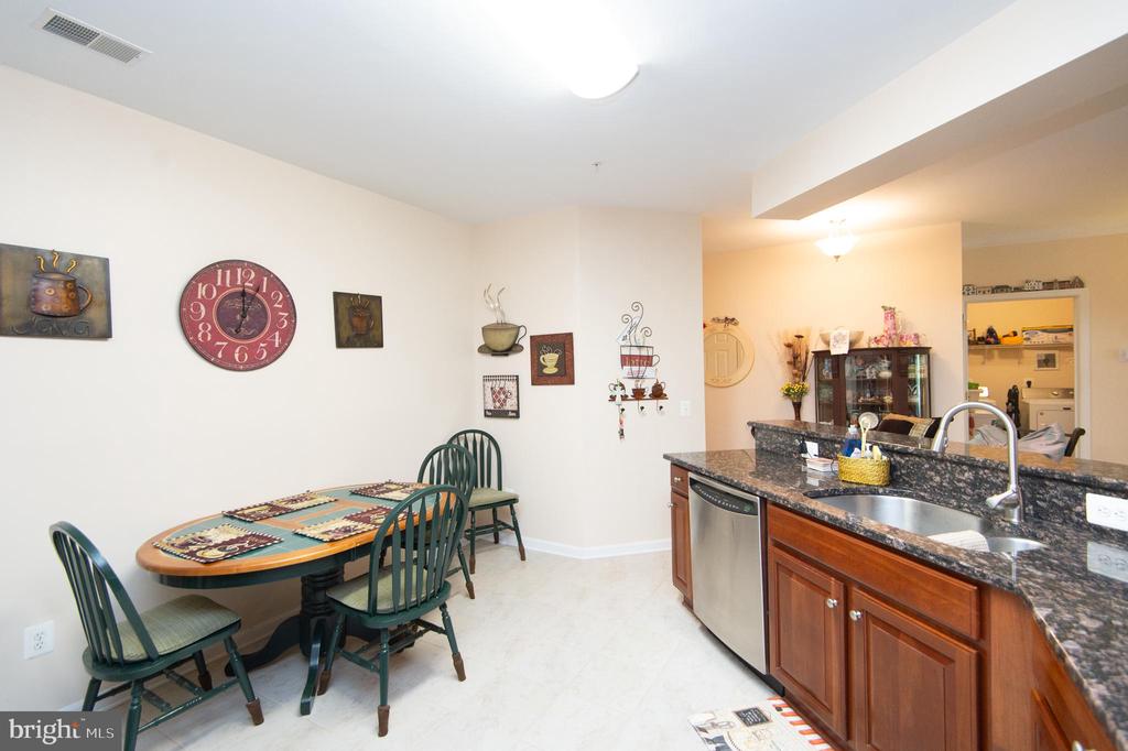 700 CATTAIL COVE Unit: 212